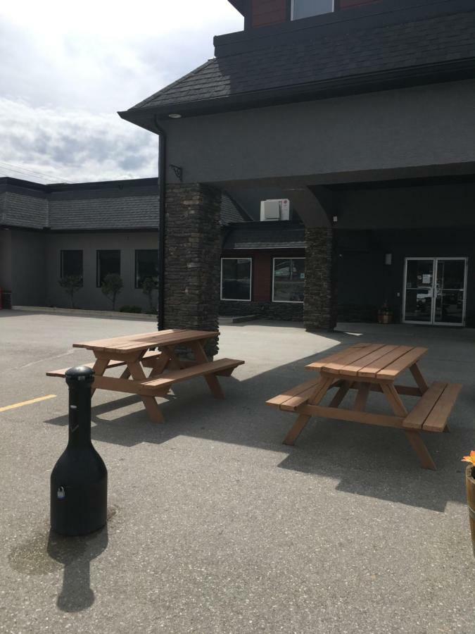 The Kanata Inns Invermere Esterno foto