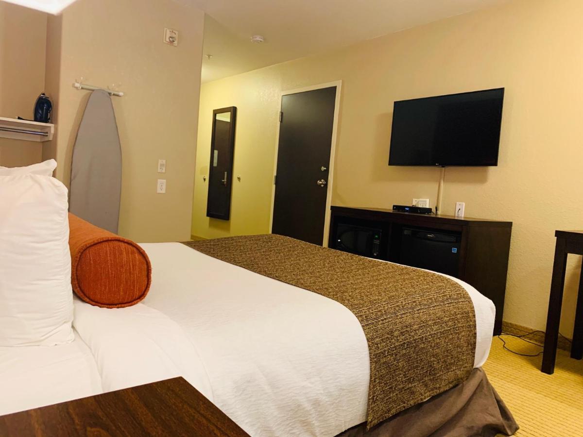 The Kanata Inns Invermere Esterno foto